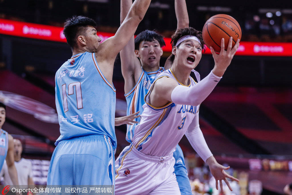 海星体育- 赛前突围战来临，新疆广汇围绕欧联战术微调，更衣室稳定，心理建设被强调